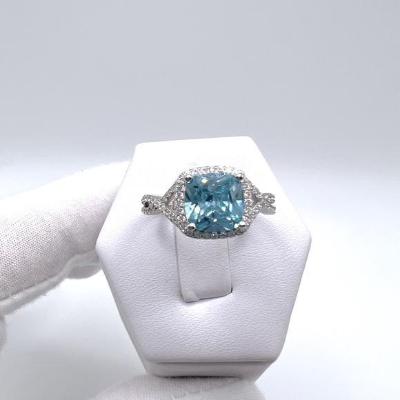 .925 Sterling Silver Aquamarine Cz Ring - Picture 17 of 17